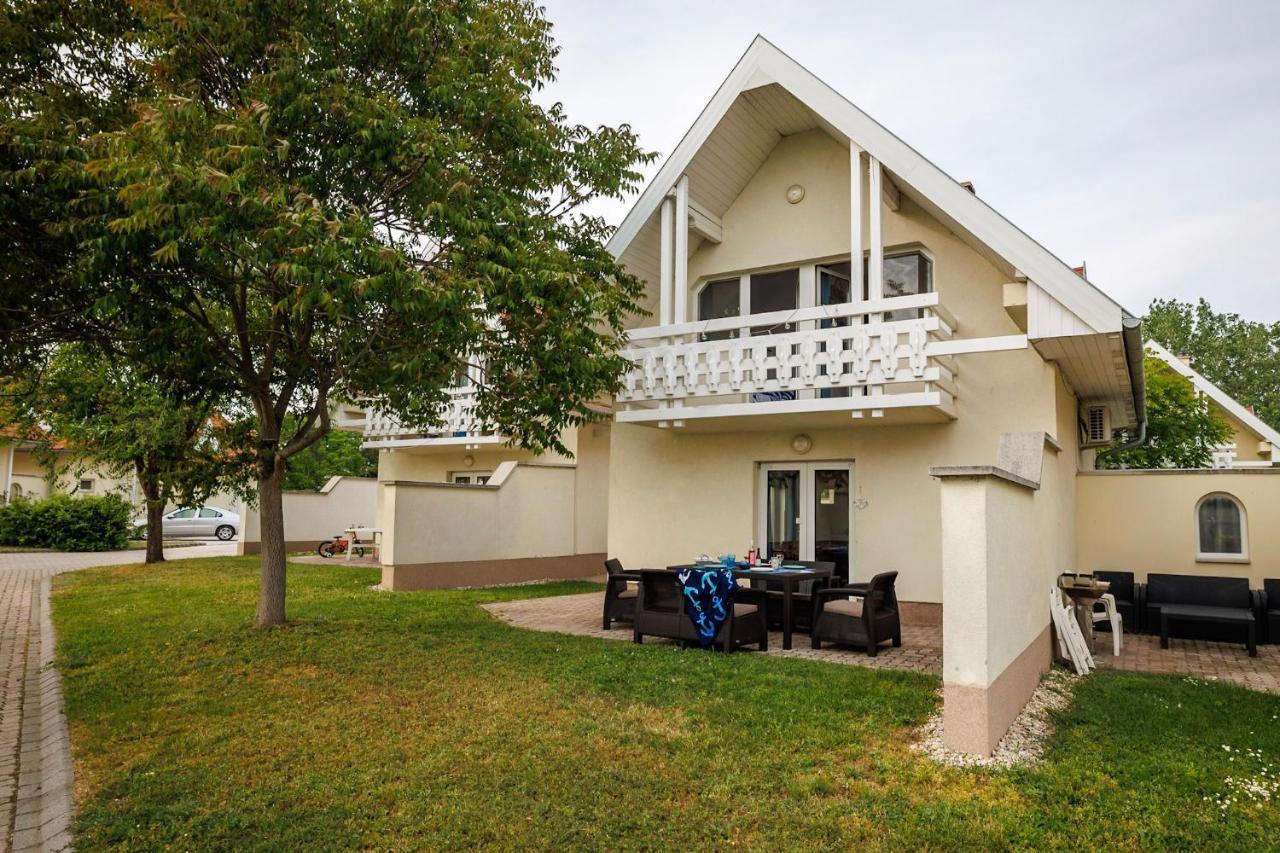 فيلا Lake House20 فيلينس المظهر الخارجي الصورة