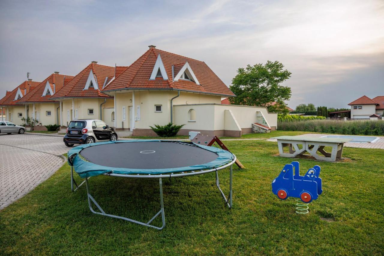 فيلا Lake House20 فيلينس المظهر الخارجي الصورة